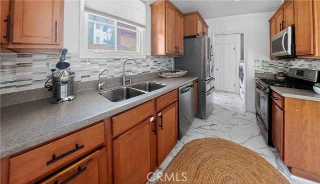 924 Irving Drive, Burbank, CA 91504