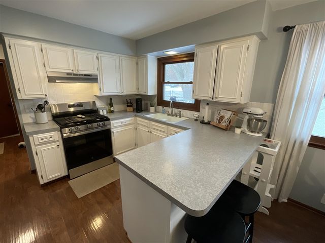 2441 N Division Avenue, Holland, MI 49424