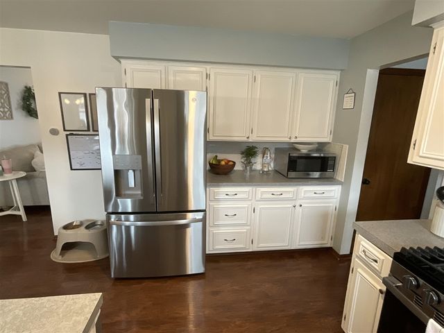 2441 N Division Avenue, Holland, MI 49424