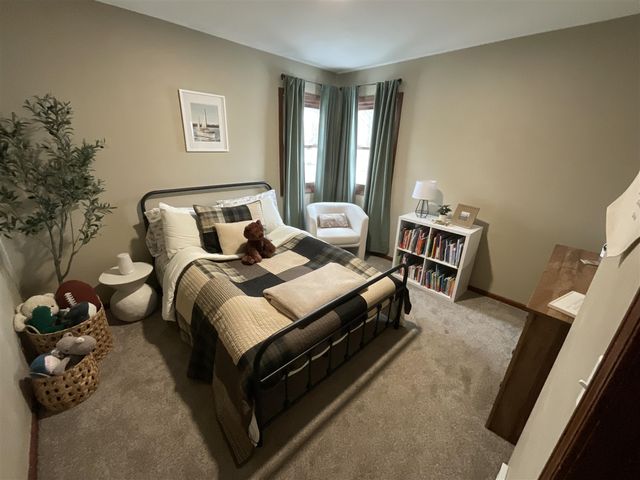 2441 N Division Avenue, Holland, MI 49424