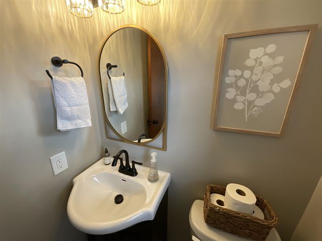 2441 N Division Avenue, Holland, MI 49424