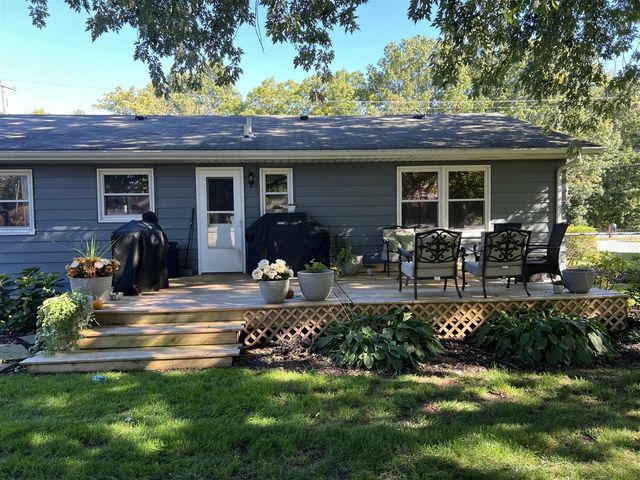 2441 N Division Avenue, Holland, MI 49424