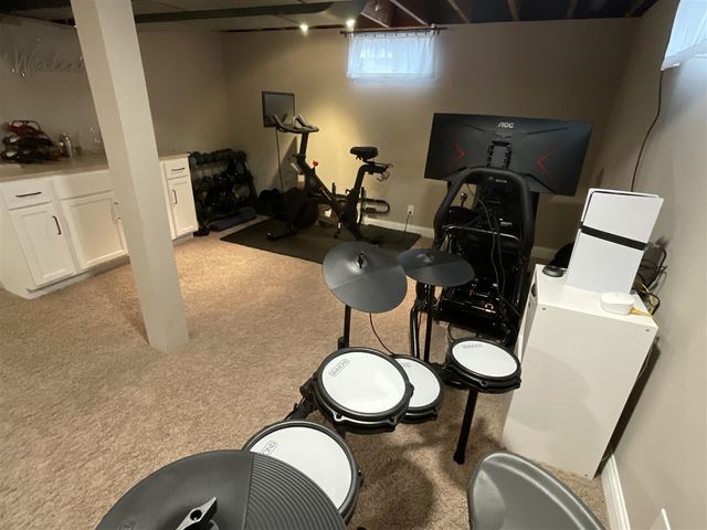 2441 N Division Avenue, Holland, MI 49424