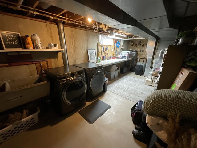 2441 N Division Avenue, Holland, MI 49424