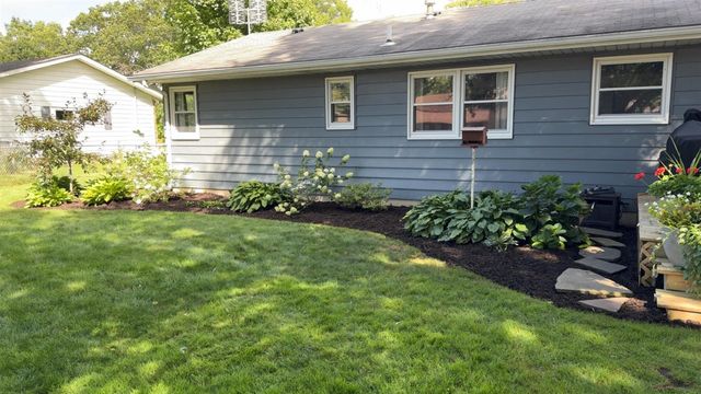 2441 N Division Avenue, Holland, MI 49424