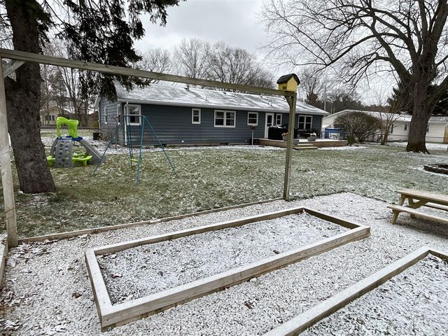 2441 N Division Avenue, Holland, MI 49424