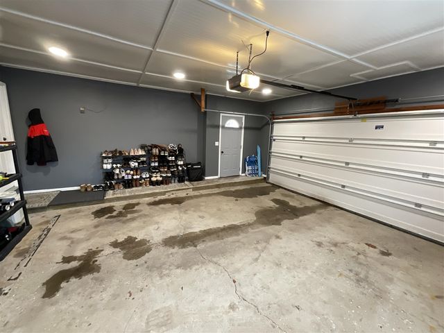 2441 N Division Avenue, Holland, MI 49424