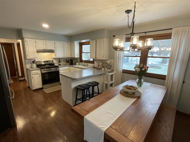 2441 N Division Avenue, Holland, MI 49424