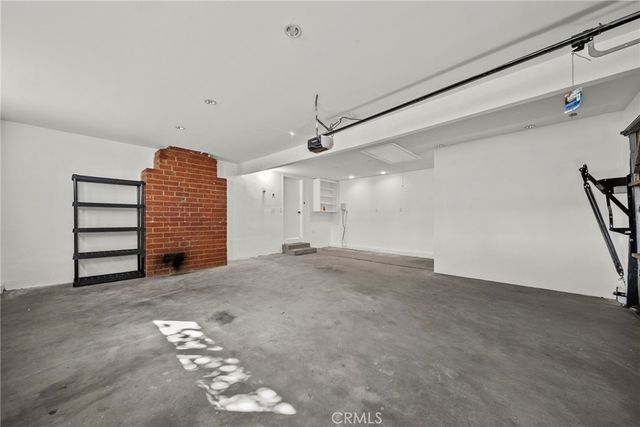 8936 Woodley Avenue, North Hills, CA 91343