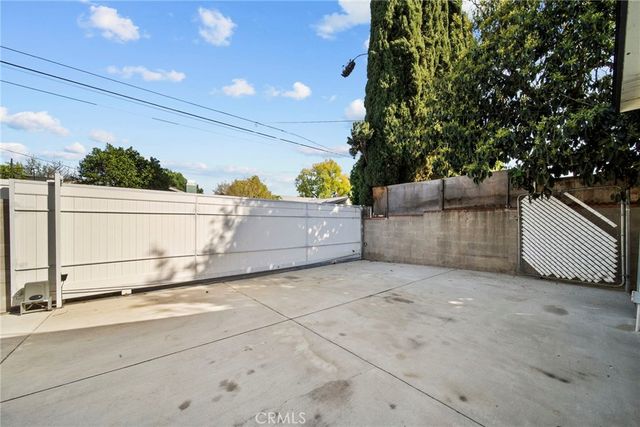 8936 Woodley Avenue, North Hills, CA 91343