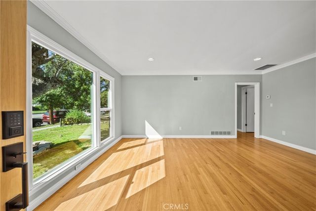 8936 Woodley Avenue, North Hills, CA 91343
