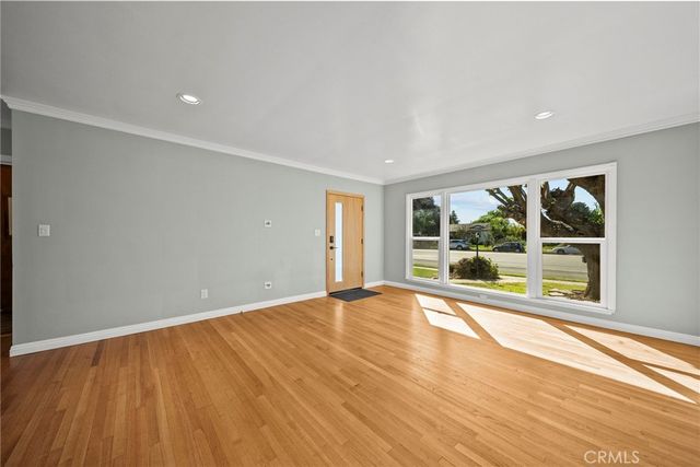 8936 Woodley Avenue, North Hills, CA 91343