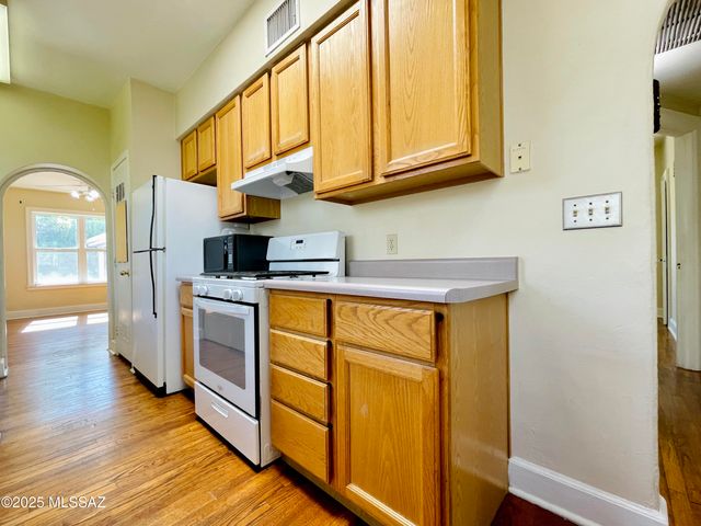 1140 N Plumer Avenue, Tucson, AZ 85719