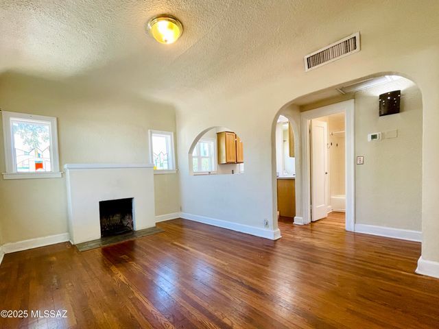 1140 N Plumer Avenue, Tucson, AZ 85719