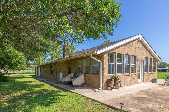 685 County Road 114, San Saba, TX 76877