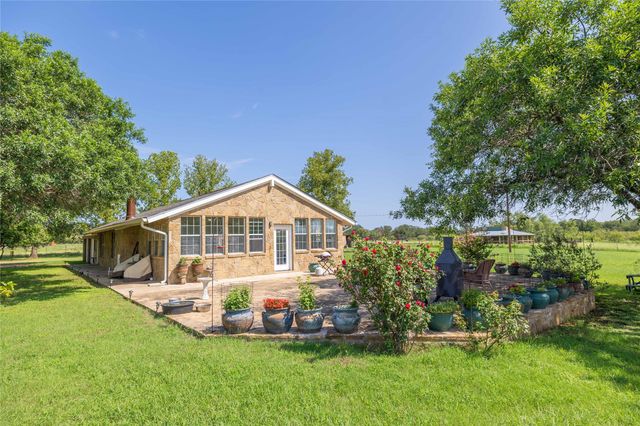 685 County Road 114, San Saba, TX 76877