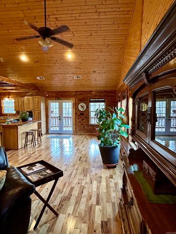 105 Green Meadow Road, Mountain View, AR 72560