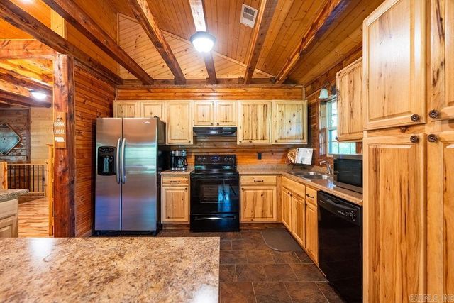 105 Green Meadow Road, Mountain View, AR 72560