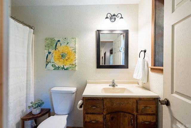 105 Green Meadow Road, Mountain View, AR 72560