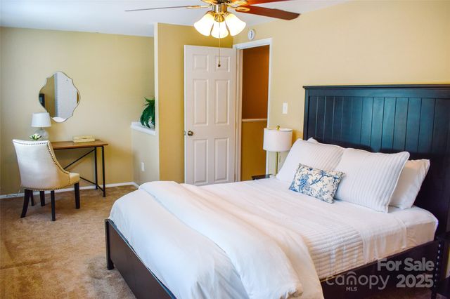 7526 Holly Grove Court, Charlotte, NC 28227