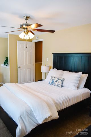 7526 Holly Grove Court, Charlotte, NC 28227