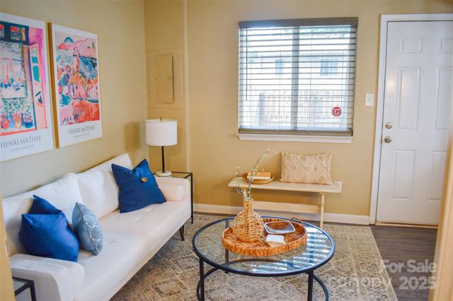 7526 Holly Grove Court, Charlotte, NC 28227