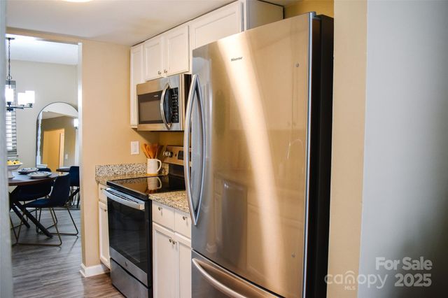 7526 Holly Grove Court, Charlotte, NC 28227