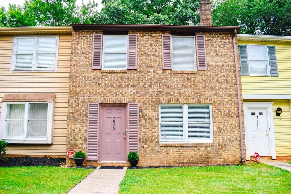 7526 Holly Grove Court, Charlotte, NC 28227
