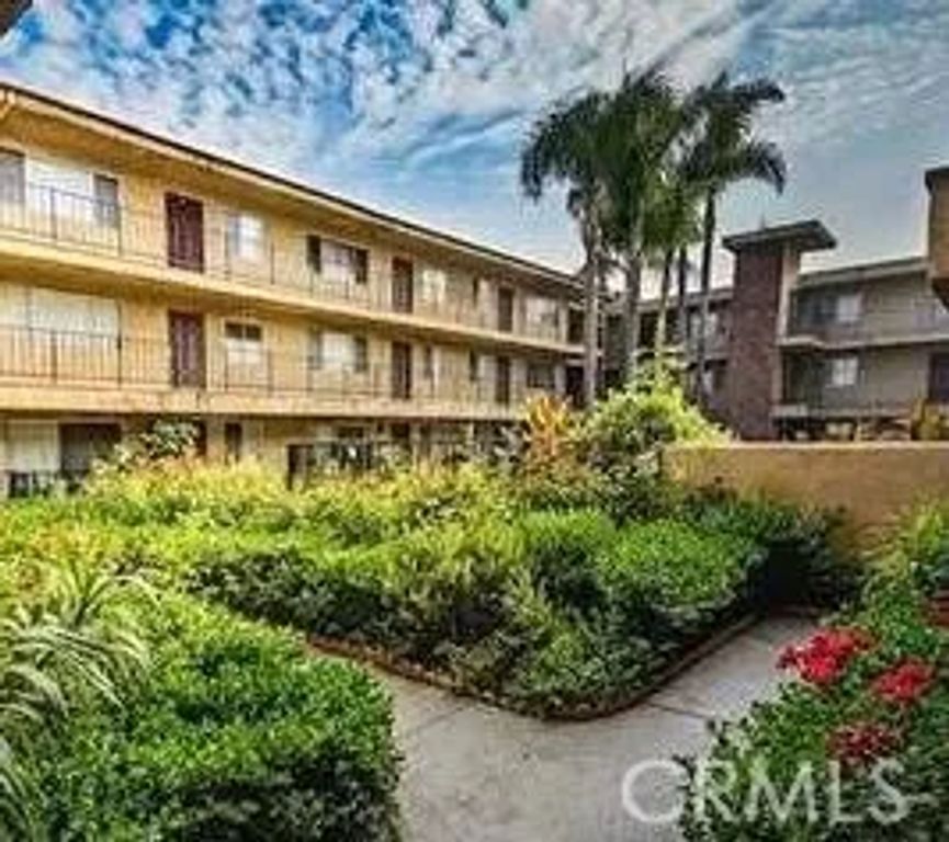 8505 Columbus Avenue 315, North Hills, CA 91343