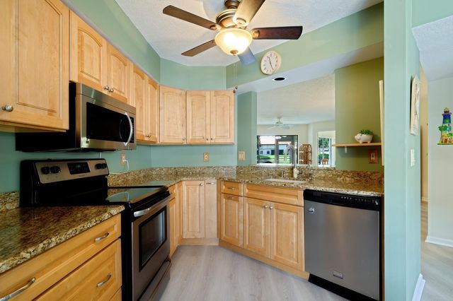 6030 SE Martinique Drive 102, Stuart, FL 34997
