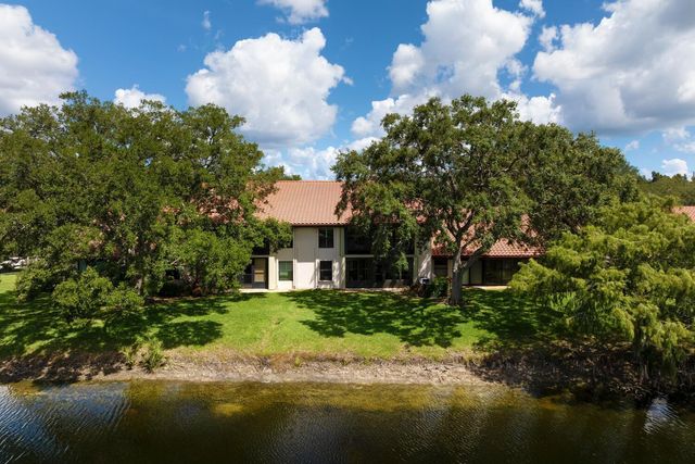 6030 SE Martinique Drive 102, Stuart, FL 34997