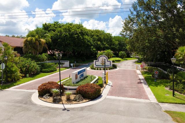 6030 SE Martinique Drive 102, Stuart, FL 34997