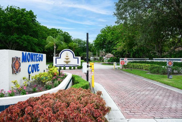 6030 SE Martinique Drive 102, Stuart, FL 34997
