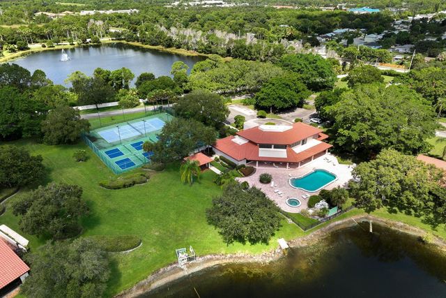 6030 SE Martinique Drive 102, Stuart, FL 34997