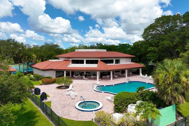 6030 SE Martinique Drive 102, Stuart, FL 34997