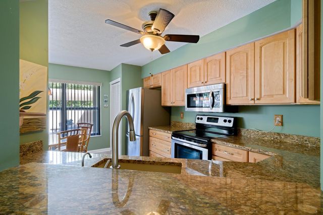6030 SE Martinique Drive 102, Stuart, FL 34997