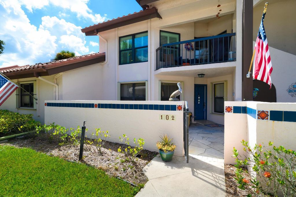 6030 SE Martinique Drive 102, Stuart, FL 34997