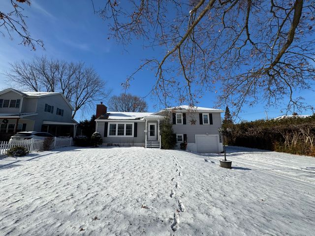 14 Olivetti Place, Plattsburgh, NY 12901