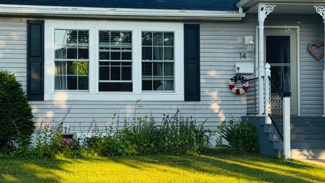 14 Olivetti Place, Plattsburgh, NY 12901