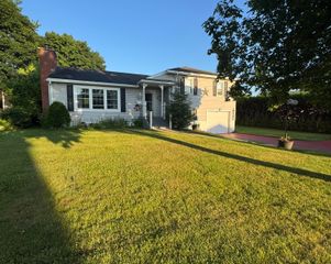 14 Olivetti Place, Plattsburgh, NY 12901