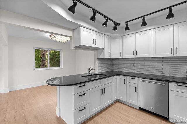 11828 Valley Boulevard, Warren, MI 48093