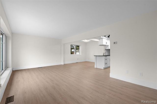11828 Valley Boulevard, Warren, MI 48093