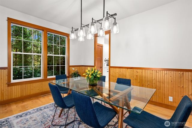 10173 NE Garibaldi Loop, Bainbridge Island, WA 98110