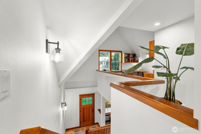 10173 NE Garibaldi Loop, Bainbridge Island, WA 98110