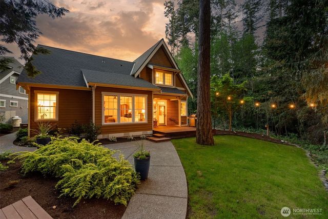 10173 NE Garibaldi Loop, Bainbridge Island, WA 98110