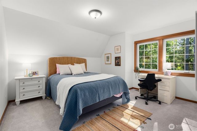 10173 NE Garibaldi Loop, Bainbridge Island, WA 98110