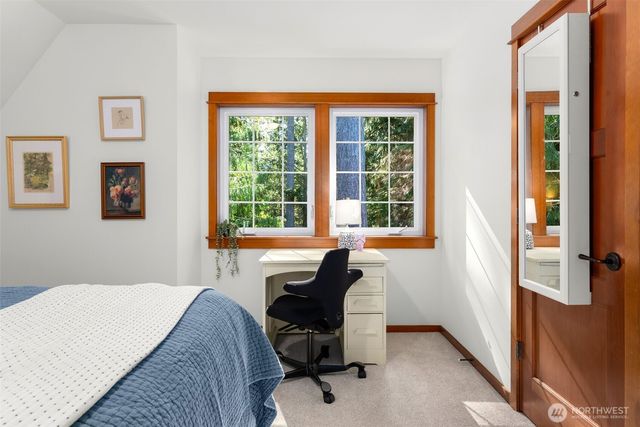 10173 NE Garibaldi Loop, Bainbridge Island, WA 98110
