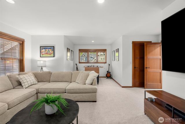 10173 NE Garibaldi Loop, Bainbridge Island, WA 98110