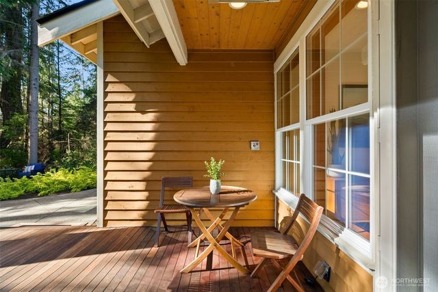 10173 NE Garibaldi Loop, Bainbridge Island, WA 98110