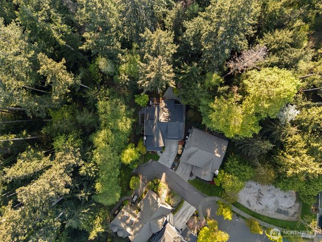10173 NE Garibaldi Loop, Bainbridge Island, WA 98110